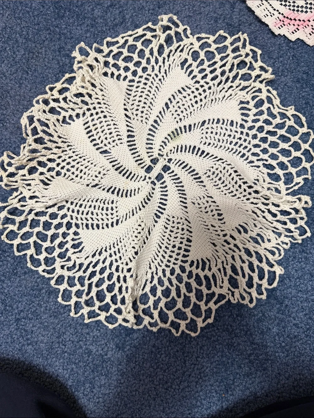 20 Vintage doilies